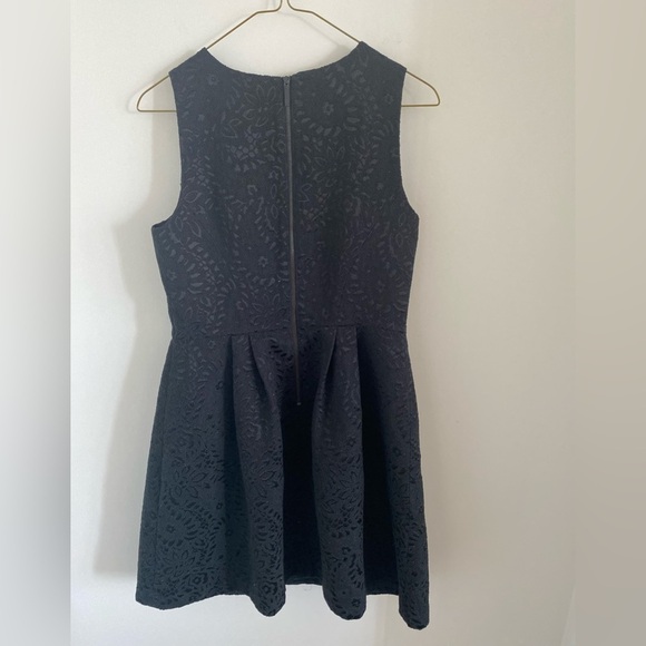 Loft Women’s Mini Sleeveless Dress Colour Black w/Back Zipper Pleated Skirt Sz 4 - Picture 6 of 10